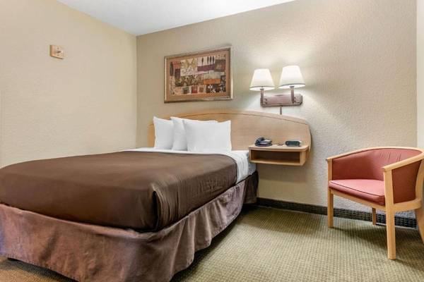 $1,399 / 1br - Budget-Friendly Monthly Rates - No Lease, No Commitment! (52825 State Hwy 933, South Bend, IN)63660195867011121