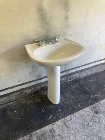 Pedestal Sink (1-11) 1