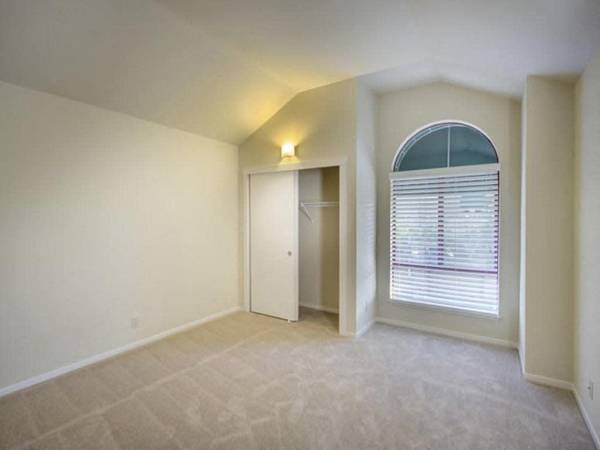 $3,410 / 2br - 1546ft2 - Centro de fitness, ducha cerrada en baño principal con claraboya (condado de Napa)63668095387907121