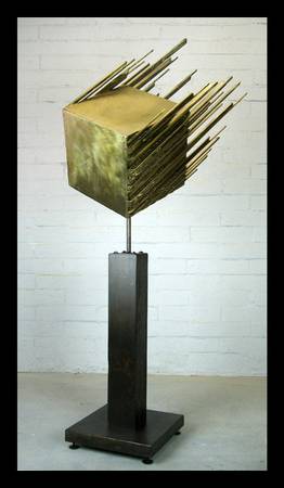 FLYIN CUBE — Sculpture 1