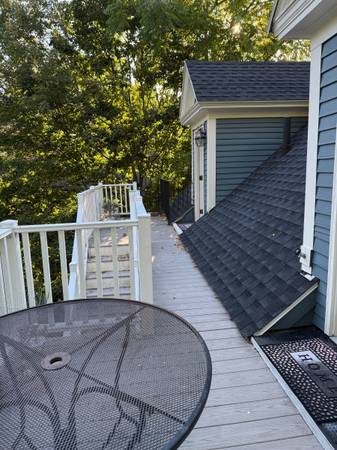 $2,200 / 1br - 750ft2 - Private Modern One-Bedroom with Deck (Woburn)63912518026370122