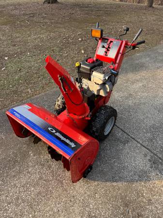 Snow Blower 12 HP 32” Simplicity 1