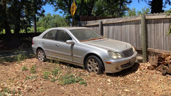 2005 Mercedes-Benz Clase C · C 240 4MATIC Sedán 4D - $1,200 (condado de napa)63613295427971121