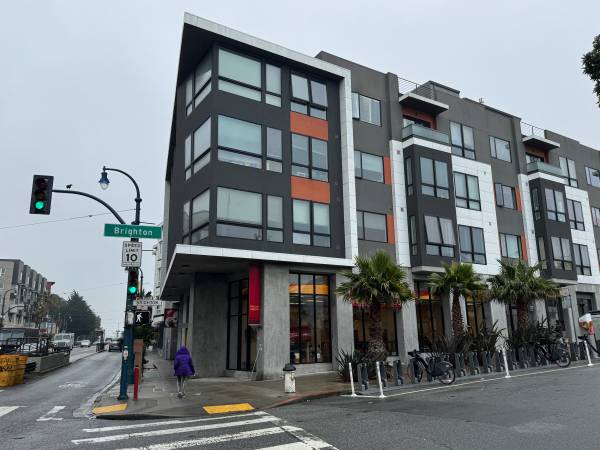 2bd/2ba Apartment Available in the Ocean District Near Whole Foods! 1