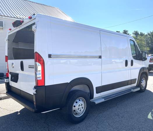 2023 RAM ProMaster 2500 Furgón de Carga con Pocos Kilómetros, Furgón del Sur, de un solo dueño, limpio - $31,990 (Hampton NH Ruta 1)63507798243713123