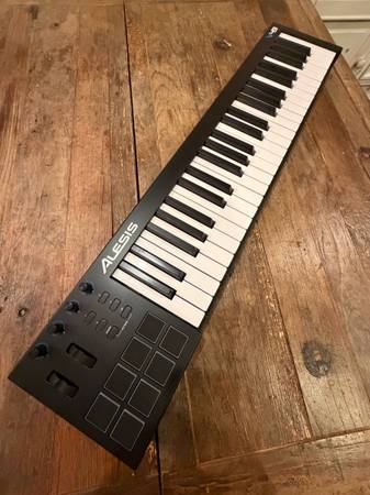 ALESIS Keyboard  V49 1