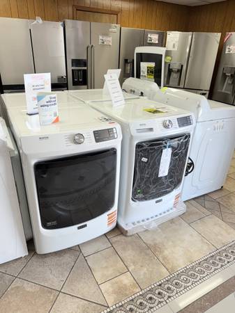 WHITE FRONT LOAD MAYTAG SET 1