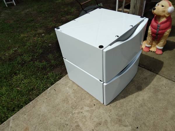 Washer/Dryer LAUNDRY PEDESTALs (Clean Matched Set) - $40 (Ocean Springs\Gautier)62957305622017120