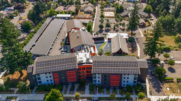 $1,425 / 2hab - 751ft2 - Gestión en el lugar, 2/hab 1/BA, Ubicado en Portland (928 NE 162nd Ave, Portland, OR)63842023419265122