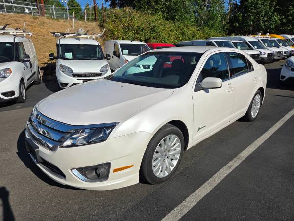 2011 Ford Fusion Hybrid Automatic Sedan Low Mileage! - $9,995 (Bellevue)63622987170561122
