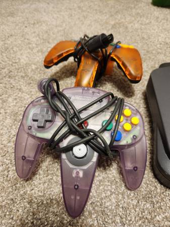 NINTENDO 64 (original) works great w/ 2 controllers - $12063440979742081121