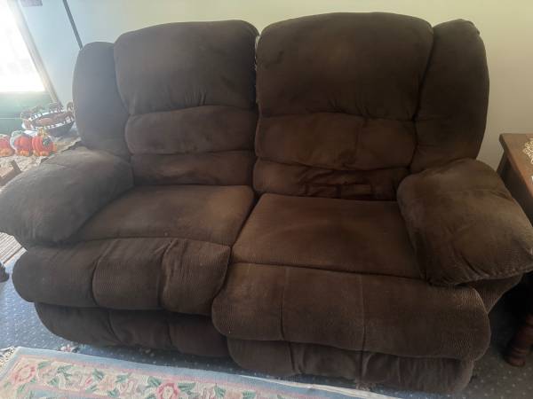 Loveseat 1