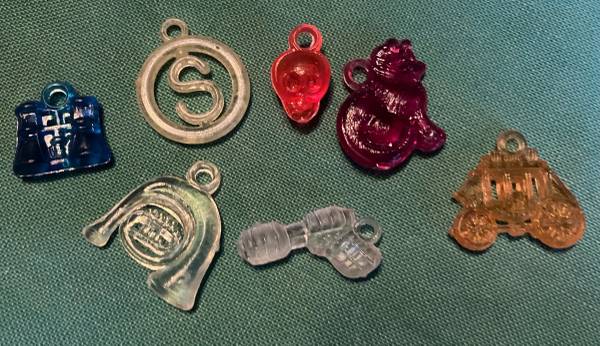 7 plastic arcade, Cracker Jack, gumball charms 1950s 1