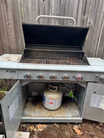 Free stuff! Everything must GO 1