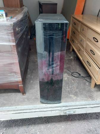 Used Elecro lux wine cooler — $200 in Kalispell