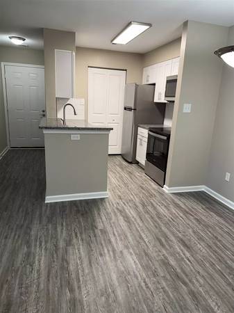 $2,692 / 2br - 1048ft2 - A new perspective on living: 2 BR, 2 BA, 1048 Sq Ft! (North Wales - Oxford Park)63666799913473122