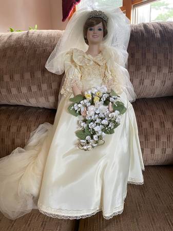 princess diana wedding dress doll Princess Diana, Royal Wedding, Goldberger Doll, 1982. For Sale at Ruby Lane