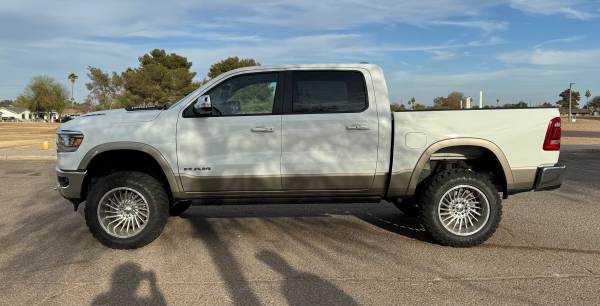 2022 Ram Laramie 4x4 - $37,00063470595634689121