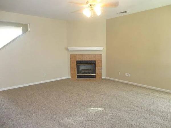 $2,795 / 4br - 2379ft2 - 2406 E Harter Ct (Visalia)63809616407939123