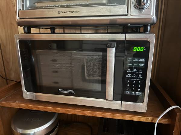 Black and Decker Microwave 1