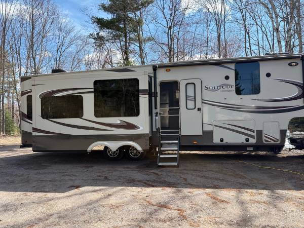 2015 Grand Design Solitude 369rl fifth wheel 1