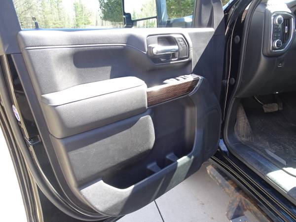 2022 GMC 1-ton Crew cab - Photo 8