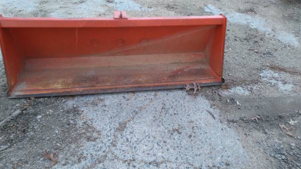 5 and 6 ft loader buckets 1