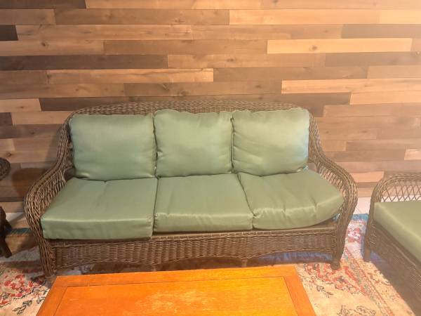 *** SUMMER SALE *** - Matching Wicker Patio Set 1