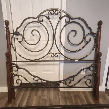 Double Full Wood and Metal Bedframe 1