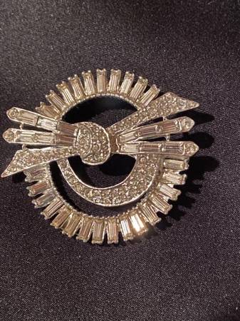 VINTAGE 1940's PIN 1