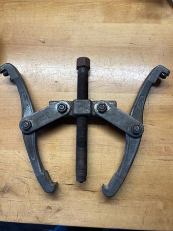 Matco Gear Puller 1