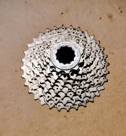 Shimano CS-HG400 11-32t 9spd Cassette 1