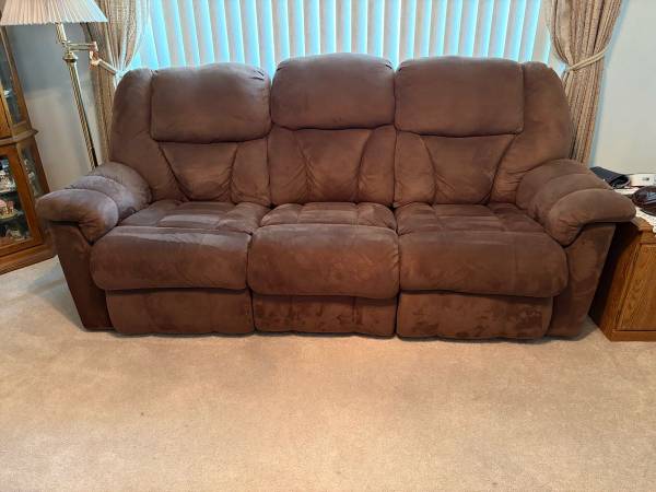 Polyester Sofa w/ dual recliners 1