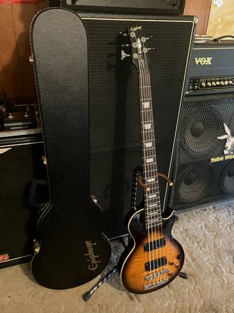 Epiphone Les Paul 5 string limited edition bass 1