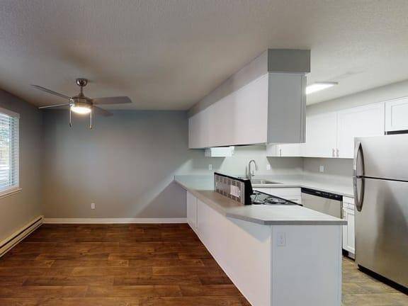 $1,464 / 2br - 985ft2 - Pet-Friendly, Close to Shopping, Dining, and Entertainment (West Gresham - Highland)63672529847043123