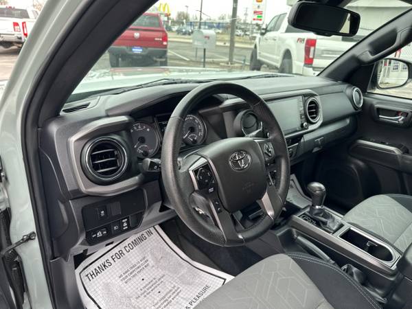 2023 Toyota Tacoma SR5 Double - Photo 11