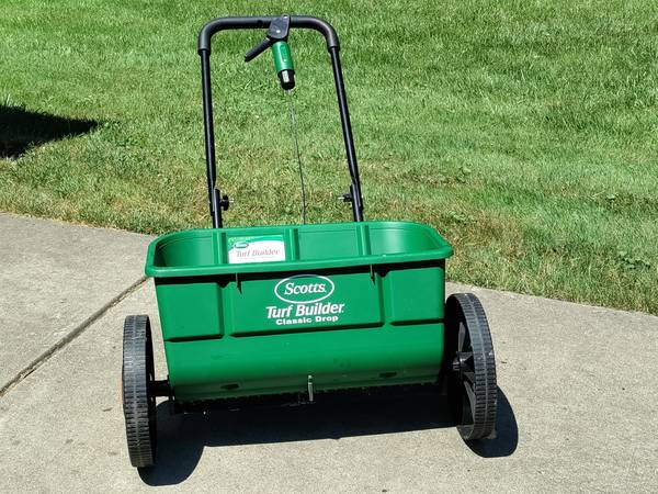 Scotts classic drop spreader 1