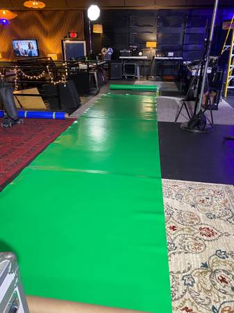Rosco Blue/Green Screen Chroma Flooring (19ft x 5'3") 1