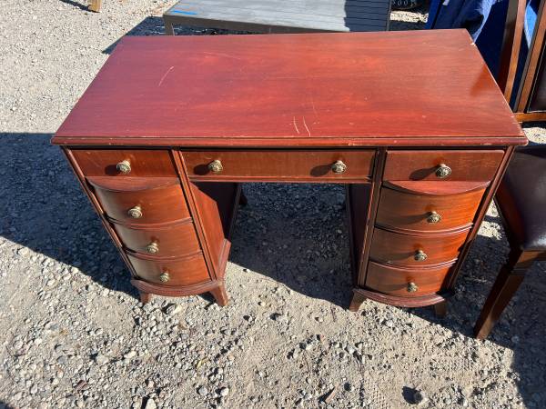 Vintage Small 9 Drawer Desk/Vanity 1