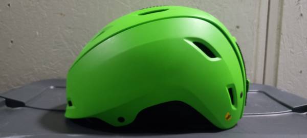 GIRO Ski Helmet Range Mips 1
