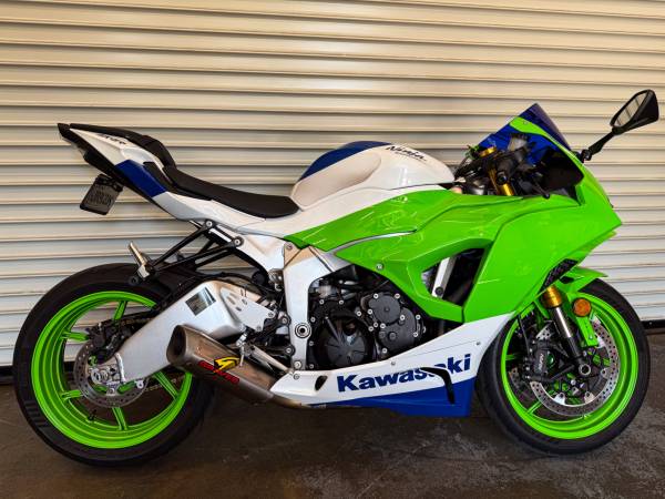 ranan　6月② 2024 Kawasaki Ninja® ZX™-6R 40th Anniversary Edition ABS