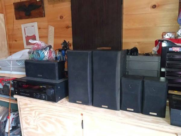 Kenwood Receiver With Speakers And Bonus Technics Turntable 1