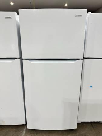 Frigidaire Top-Freezer Garage Ready Refrigerator 1