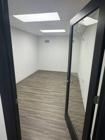 PRIVATE OFFICE SUITE 1