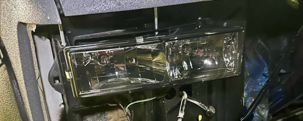 1994 Chevrolet Truck, 5.7L, 2-door - Photo 2