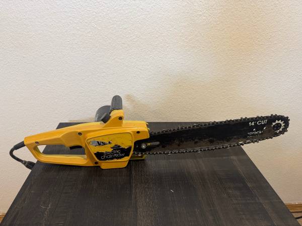 Electric Chainsaw 1