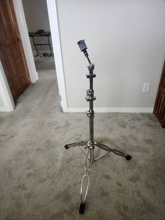 DW 9710 Double Braced cymbal Stand 1
