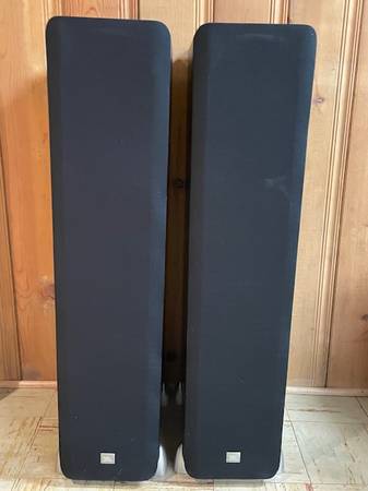 JBL Studio L880 high-performance Tower 4-way Speakers 1