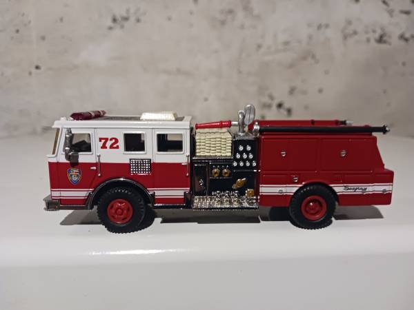 Code3 firetrucks Houston Engine 72 1