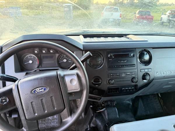 2011 Ford F-550 Super Duty - Photo 9